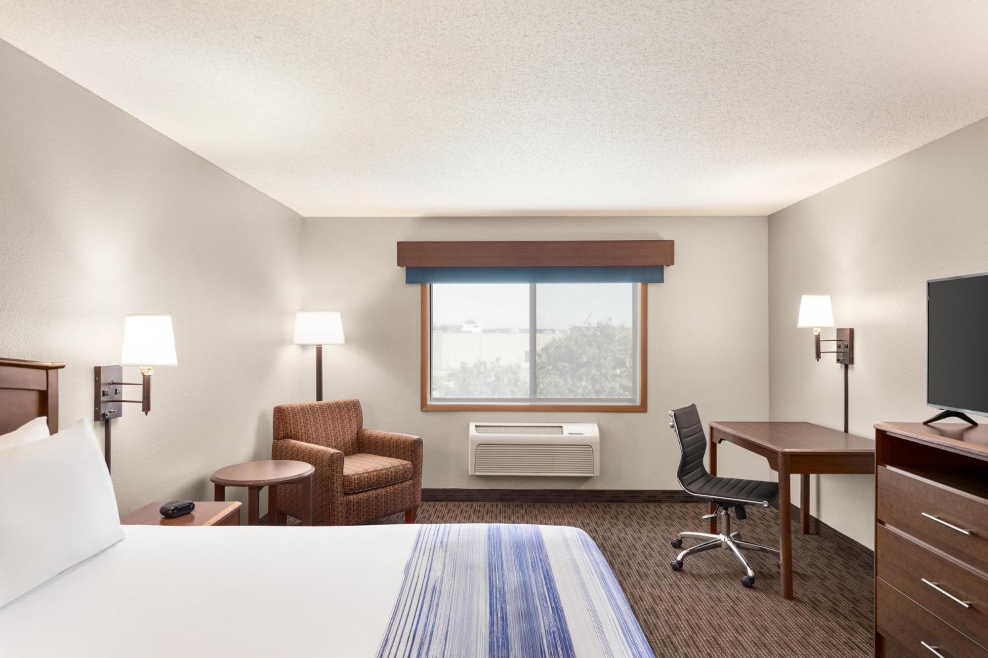 Americinn By Wyndham Fergus Falls Conference Center Zimmer foto